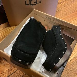 Black Aubriana UGG size 5